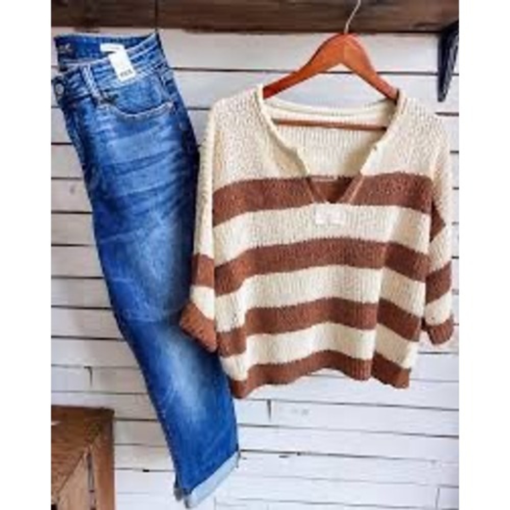Zenana Striped Loose Knit V-Neck Sweater Brown Cream Short Sleeve S/M